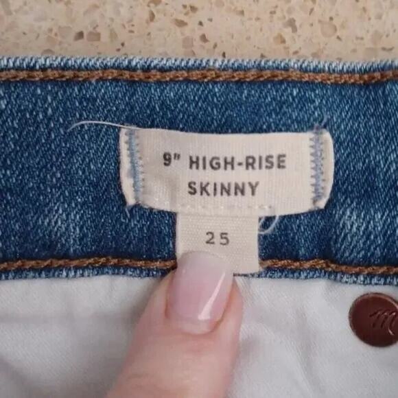 Madewell 9" High-Rise Skinny Jeans Destructed Hem Light Wash 25 Kaihara - Picture 5 of 13